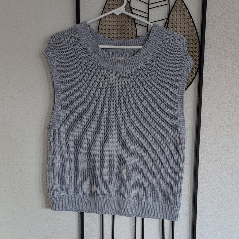 Abercrombie & Fitch Light Gray Crew Neck Shell Sweater sz M